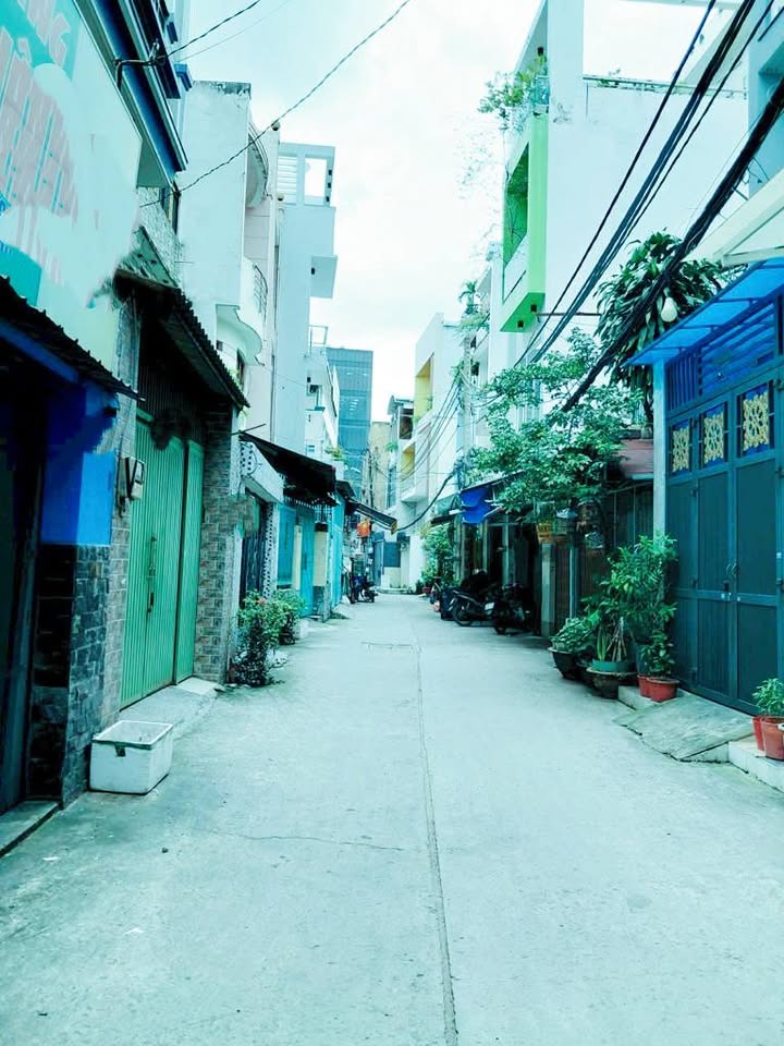 Nhà riêng Lý Thường Kiệt, Quận 10, 72m² giá chỉ 5 tỷ - Sẵn sàng vào ở ngay!