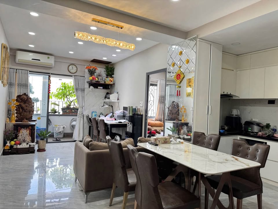 Căn hộ Nha Trang 77m² giá 3.95 tỷ - View trực biển tuyệt đẹp!