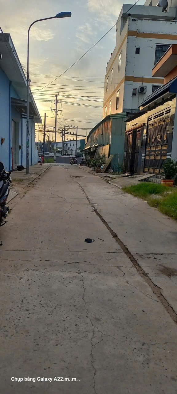 Đất thổ cư 70m² Võ Văn Vân, Bình Tân - Sổ đỏ chính chủ, giá chỉ 3.65 tỷ!