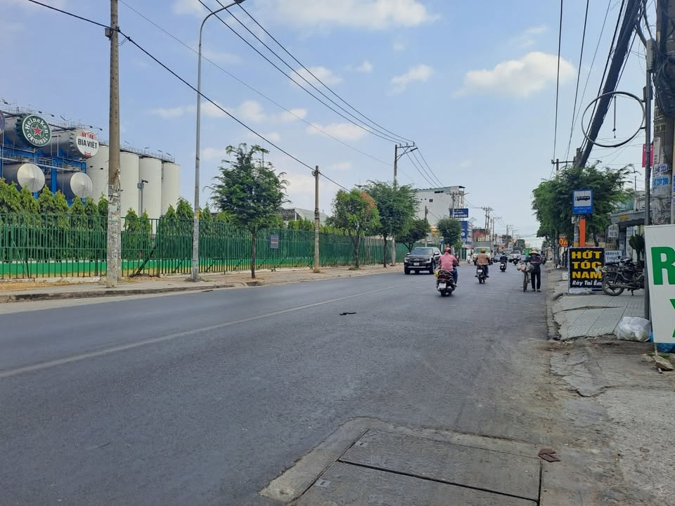 Bán kho xưởng mặt tiền Lê Văn Khương 2392m² giá 80 tỷ - Vị trí đắc địa kinh doanh!