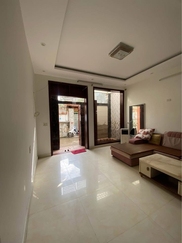 Nhà 3 tầng đẹp tại Đông Vĩnh, Vinh 100m² giá 4 tỷ - Sẵn sàng vào ở!