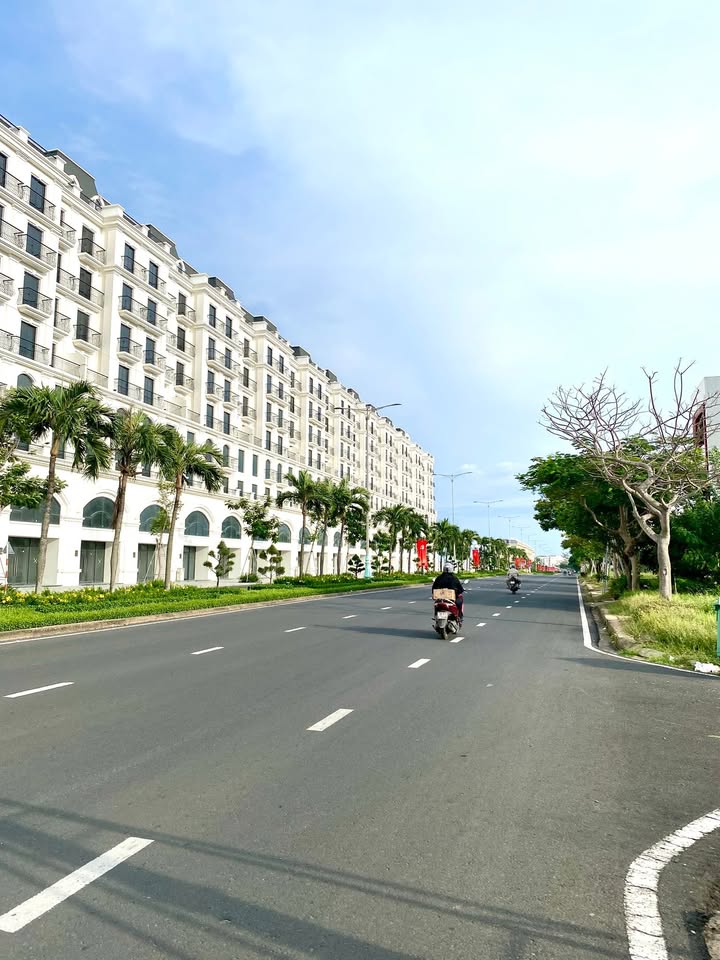 FrontHouse đường Hùng Vương, Tuy Hòa 100m² giá 5 tỷ - Tiềm năng kinh doanh lớn!