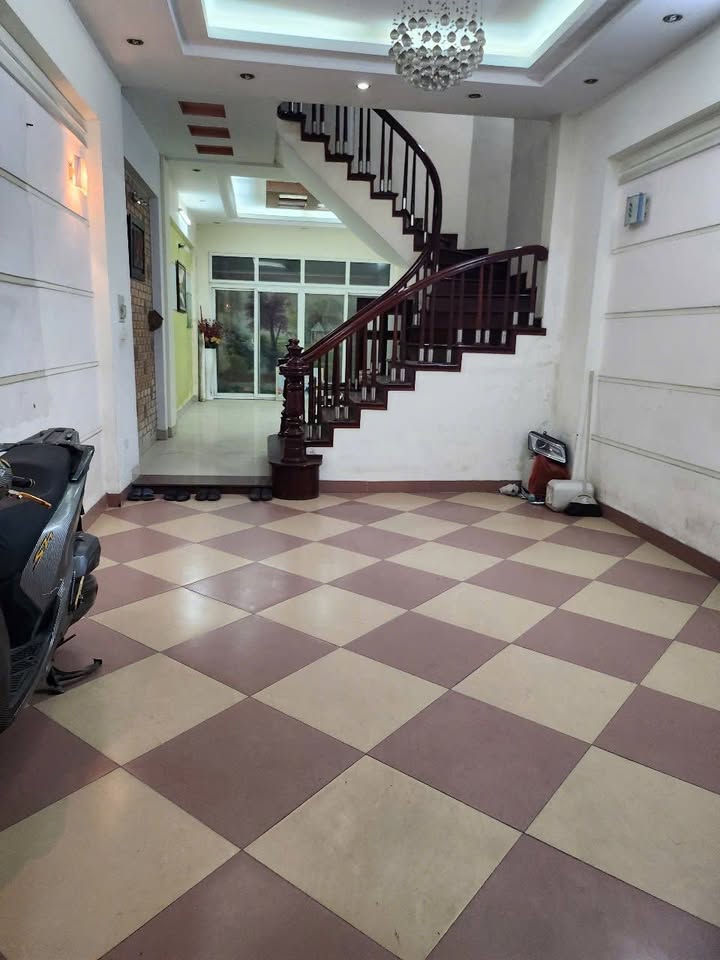 Nhà nguyên căn 5 tầng Nguyễn Khang, Yên Hoà, Cầu Giấy - Giá chỉ 45 triệu/tháng!