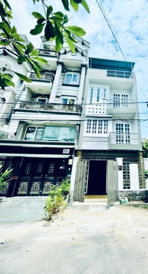 Nhà mặt tiền Hoàng Quốc Việt, Quận 7, 80m² giá 12 tỷ - KDC đồng bộ xanh mát!