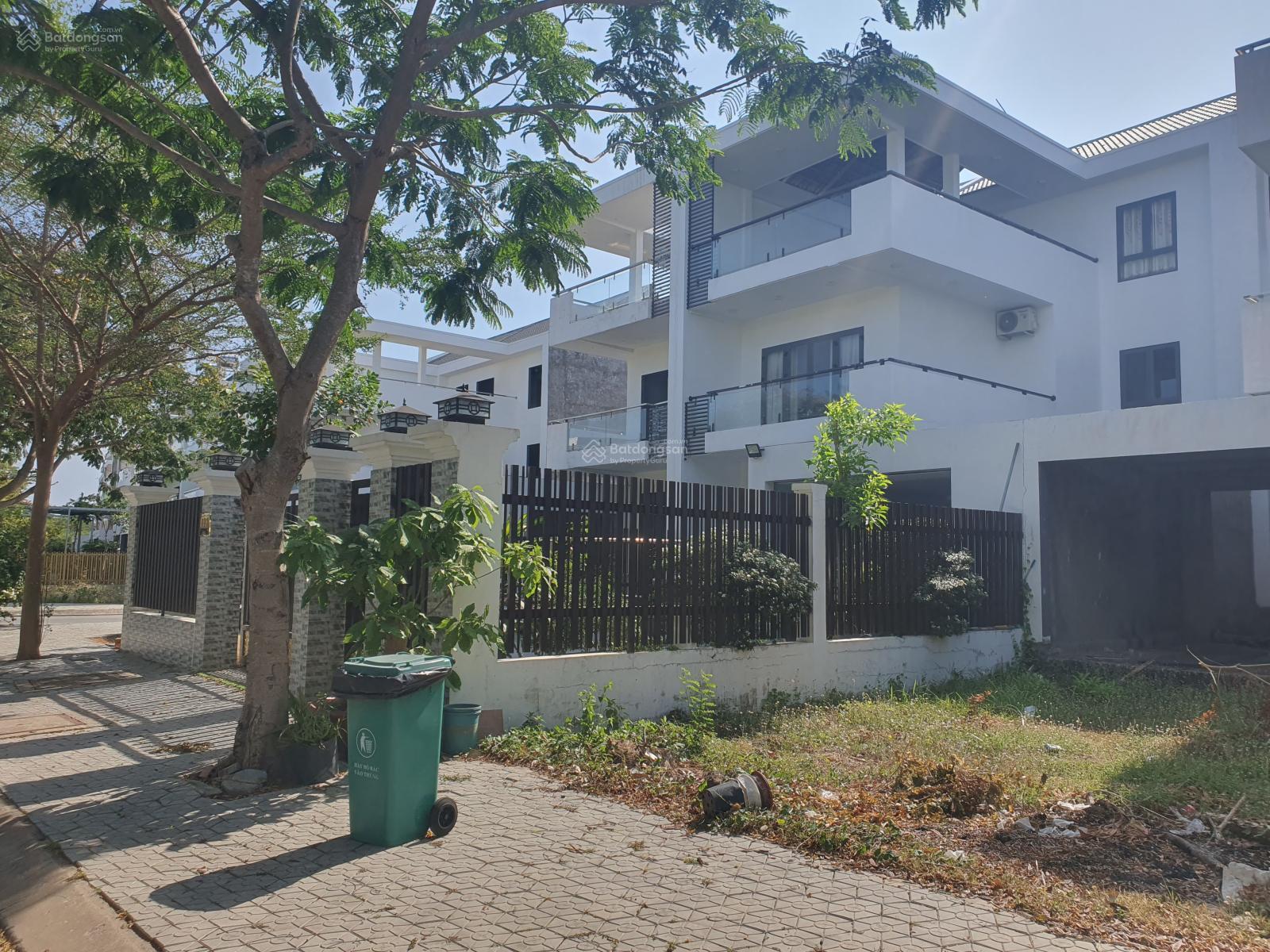 Bán biệt thự La Maison De Cần Giờ 256m² giá chỉ 11.5 tỷ - Cơ hội vàng cho nhà đầu tư!