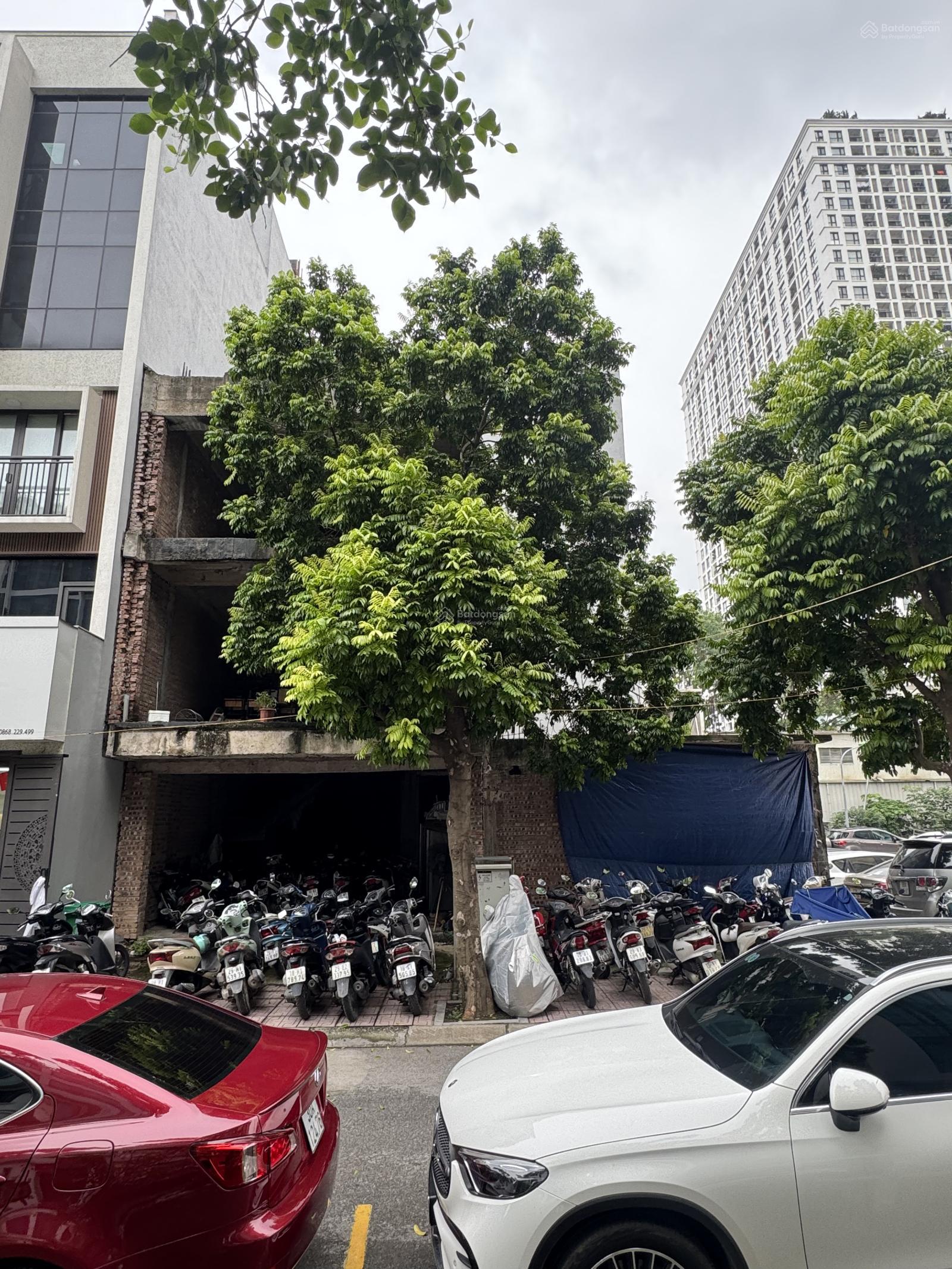 Cho thuê nhà thô A12 - A13 108 Nguyễn Trãi 175m² - Vị trí đắc địa trung tâm!