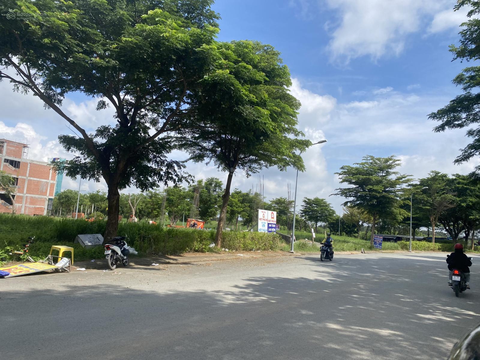 Bán Nền Góc Hong 95m² KDC Nhơn Đức Giá 4.7 Tỷ - Đầu Tư Lợi Nhuận Cao!