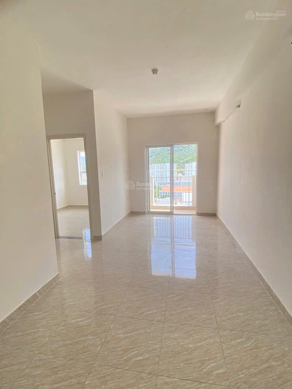 Căn hộ chung cư Hoàng Quân Nha Trang 59,3m² giá 1.85 tỷ - View xéo biển thoáng mát!