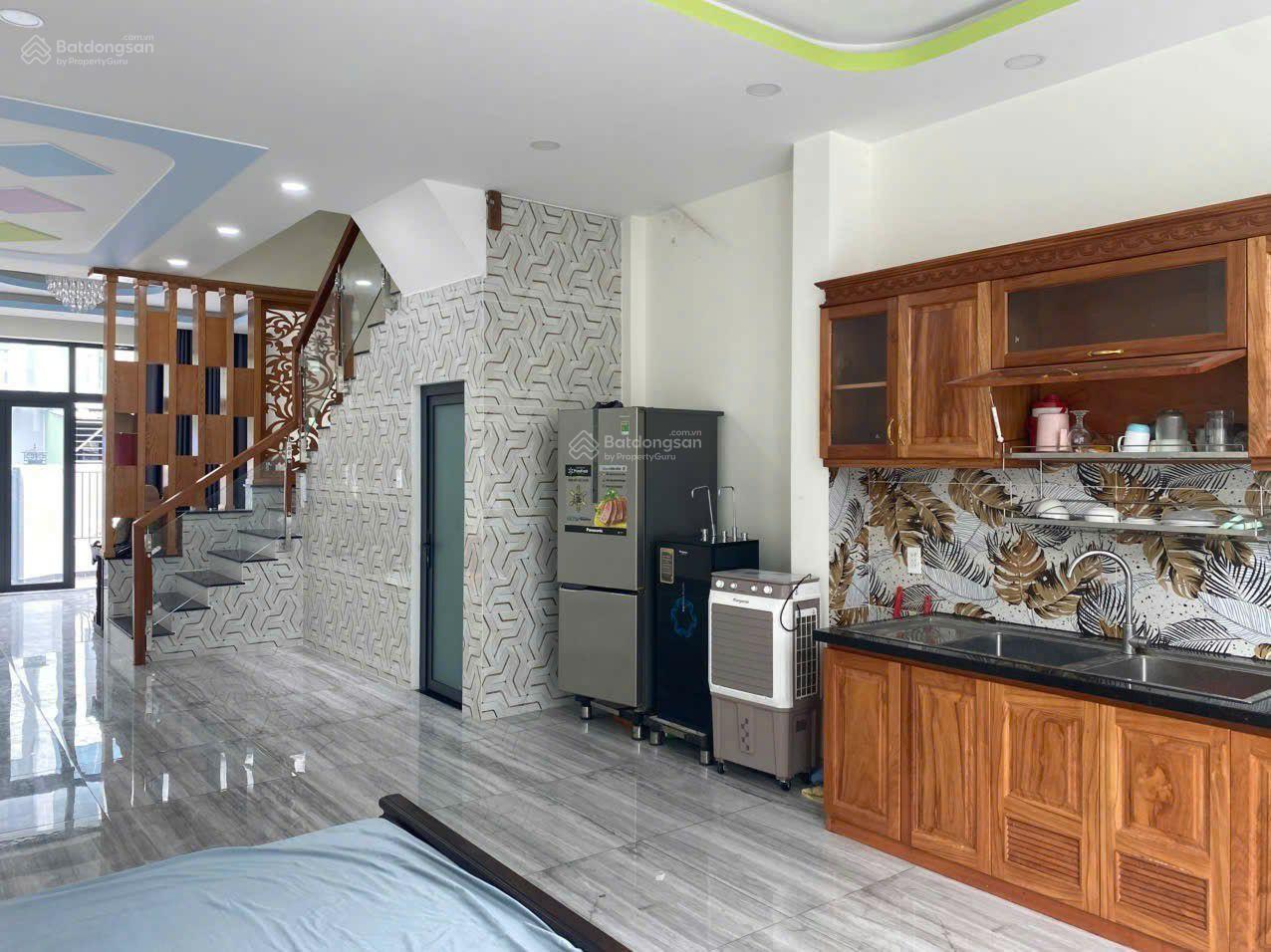 Bán nhà góc 2 mặt tiền Đông Tăng Long Q9 100m² - Sổ hồng riêng, vào ở ngay!