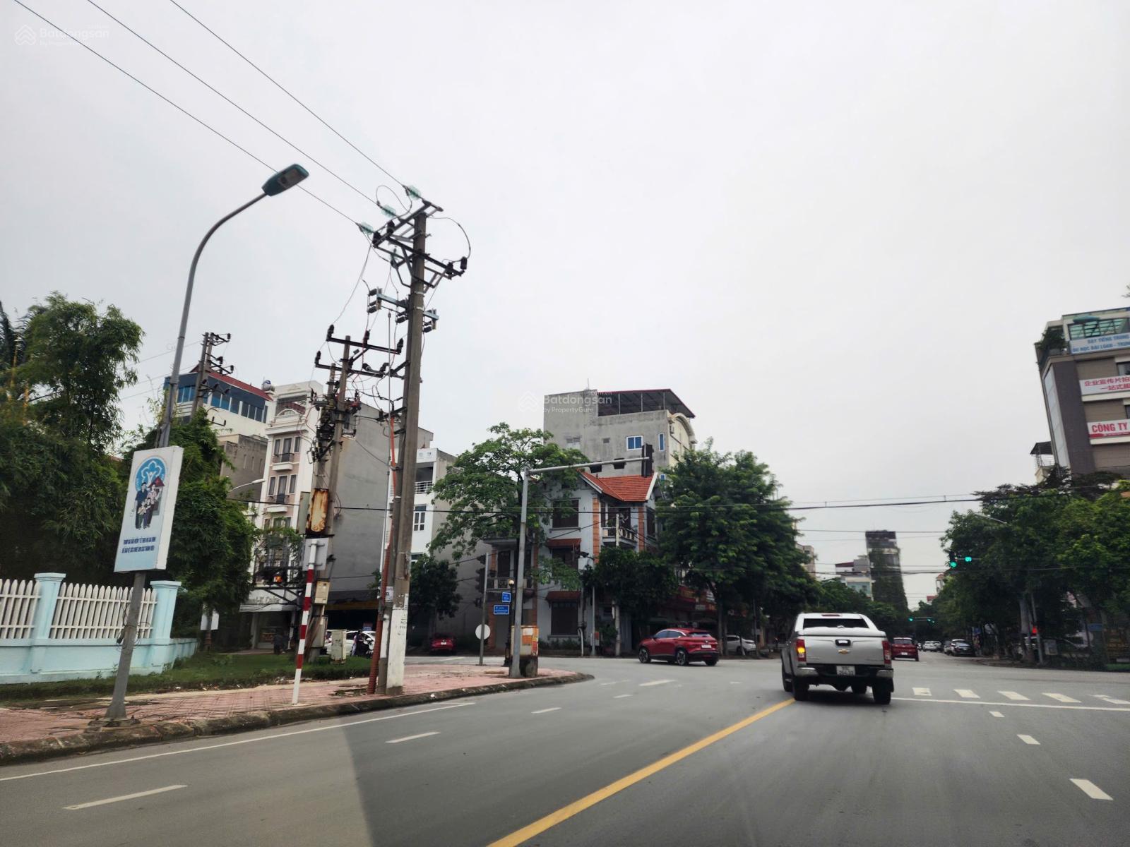 Bán Nhà 4 Tầng Mặt Đường Bình Than, DT 136m², Giá 34 Tỷ - Đầu Tư Sinh Lời Lý Tưởng!