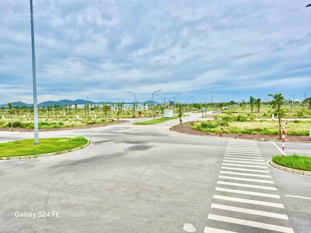 Đất nền dự án Chí Linh 70m² giá chỉ 1.65 tỷ - View công viên rộng 1 hecta!