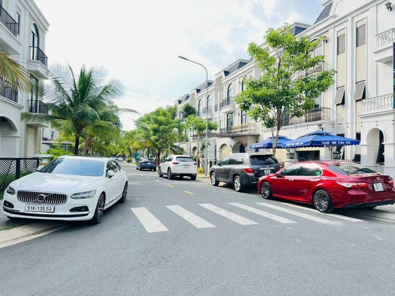 Nhà phố Bella Villa Đức Hòa 85m² giá chỉ 2.5 tỷ - Đầu tư sinh lời, ưu đãi hấp dẫn!