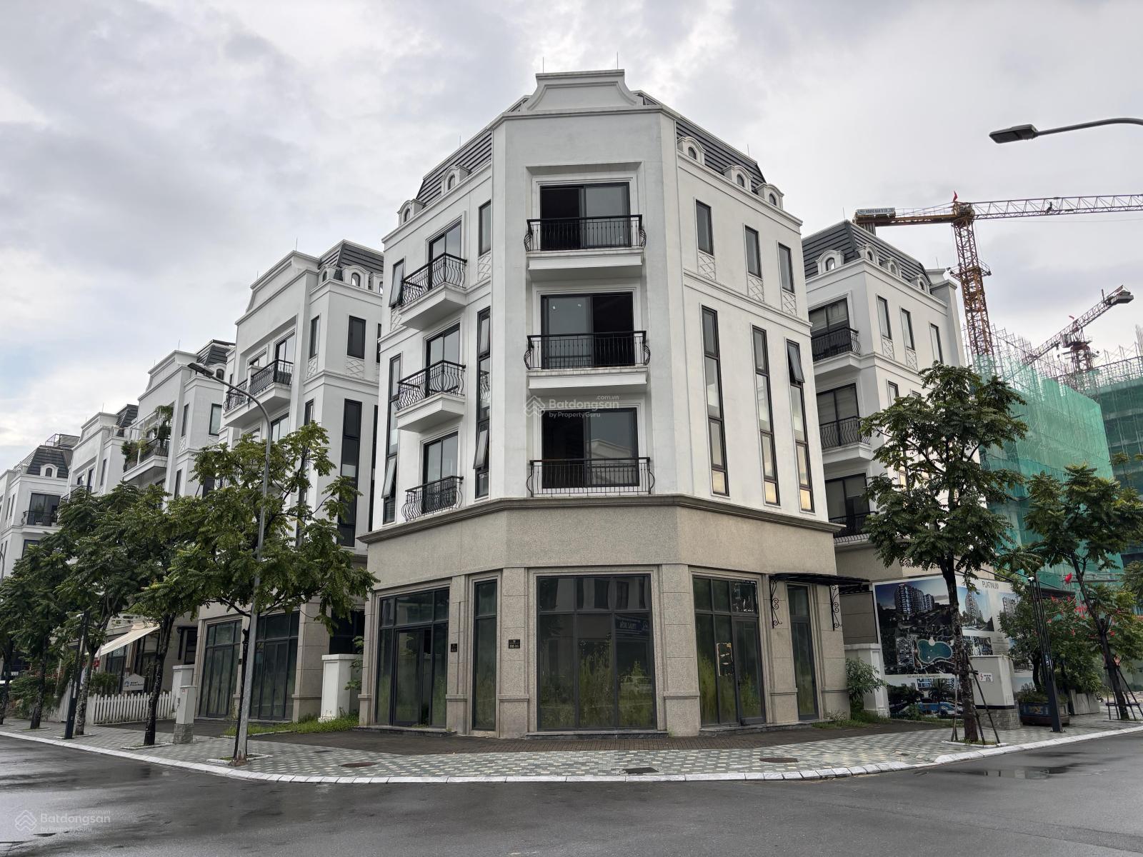 Bán nhà phố lô góc 5 tầng mặt vườn hoa The Diamond Point Long Biên 210m² - Vị trí đắc địa, giá trị không thể bỏ lỡ!