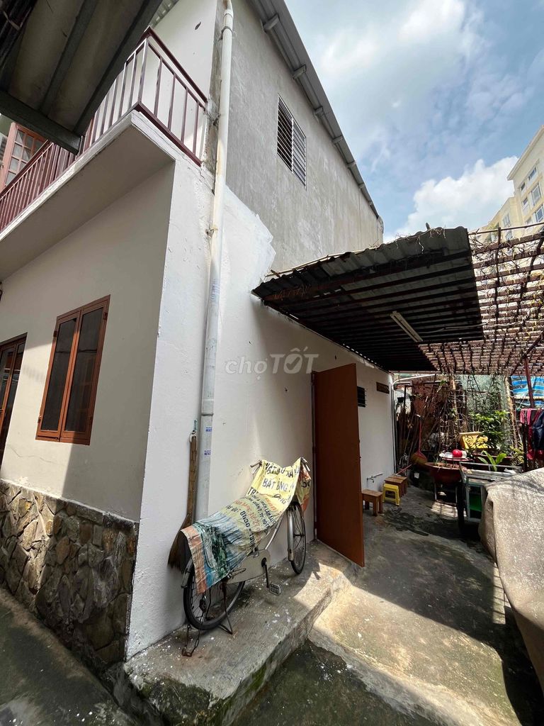 Căn hộ 2 phòng ngủ Đường D5, Bình Thạnh 75m² giá 8.5 triệu - Sẵn sàng vào ở!