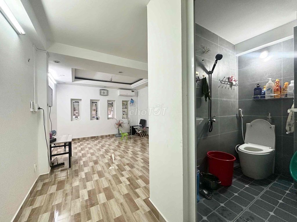 Cho thuê phòng giá rẻ Đường Trường Sa Q3 23m² - Giờ giấc tự do, máy lạnh miễn phí!