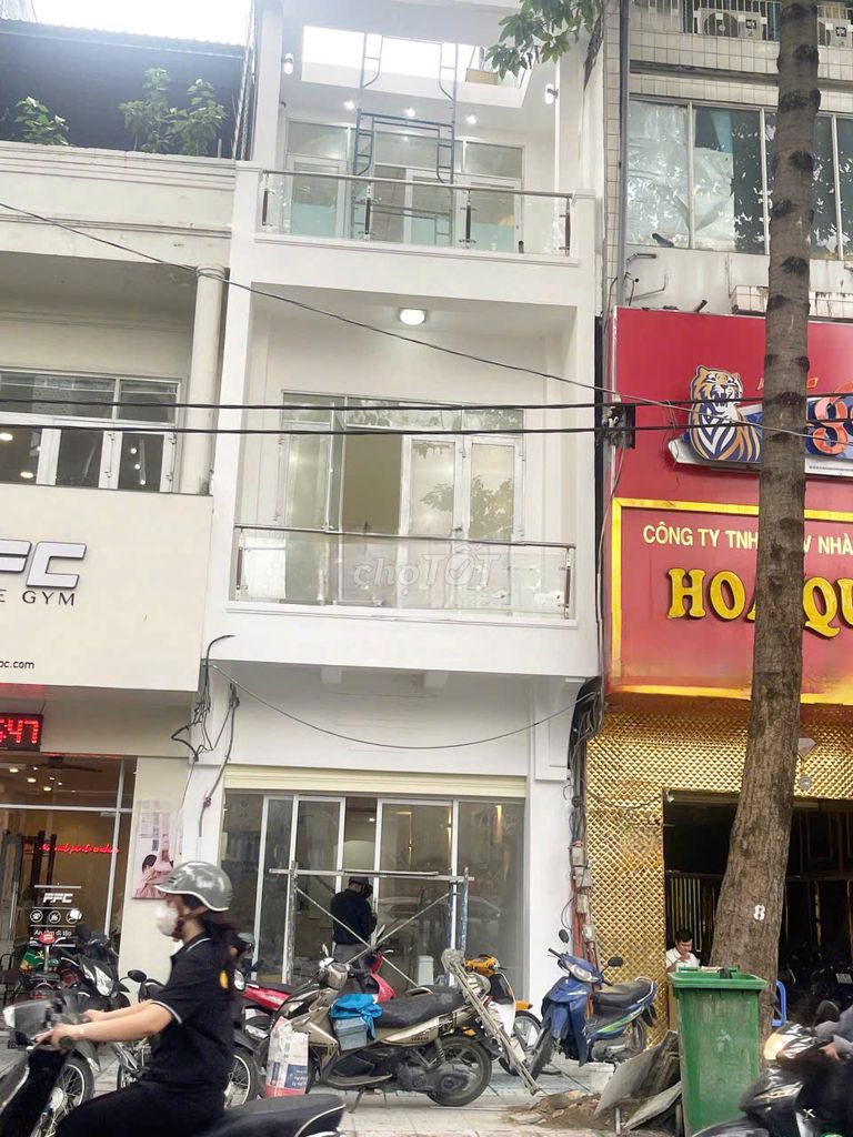 Nhà nguyên căn cho thuê tại Quận 1 - 4x18m chỉ 35 triệu - Phù hợp kinh doanh đa ngành