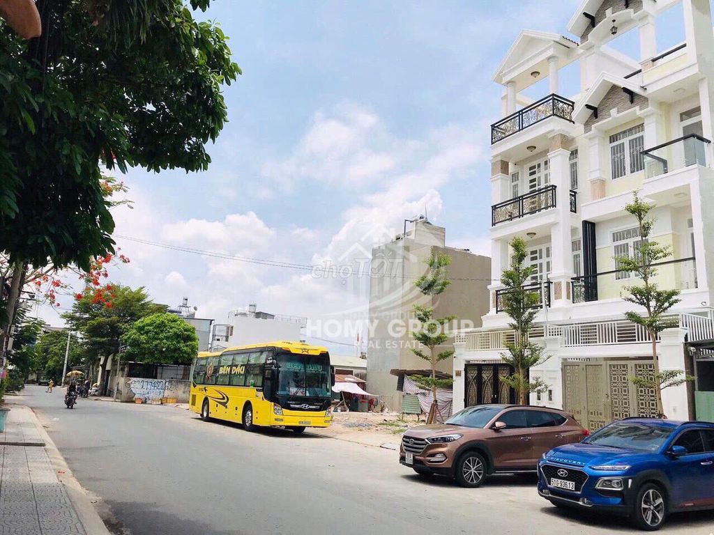 Nhà phố 1T3L KDC liền kề Vạn Phúc 100m² - Đường tải tận nơi, giá tốt!