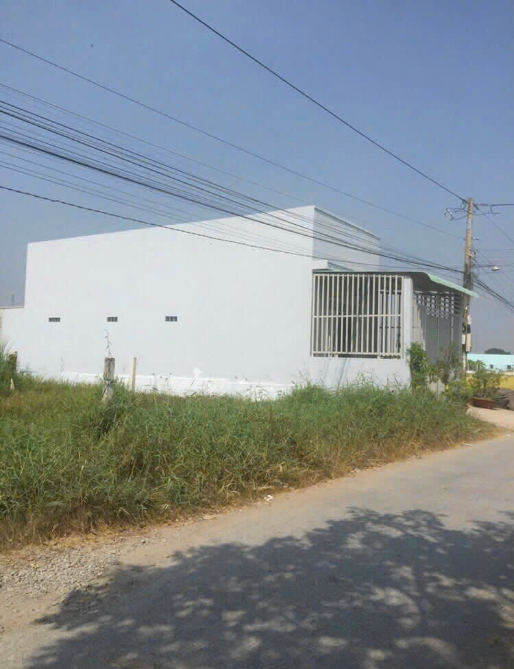 Đất thổ cư 2 mặt tiền xã Tân Bửu, Bến Lức 100m² giá 2 tỷ - Đầu tư sinh lời ngay!