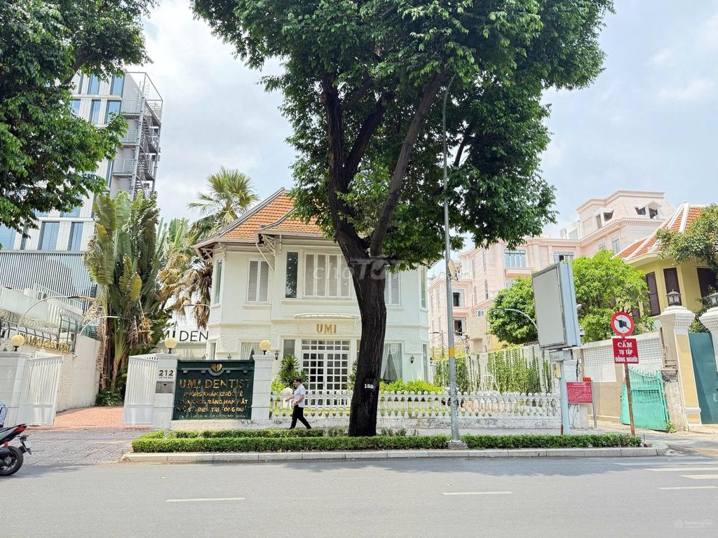 Biệt thự cho thuê đường Võ Thị Sáu, Quận 3 - Diện tích 400m², kinh doanh đa ngành tốt