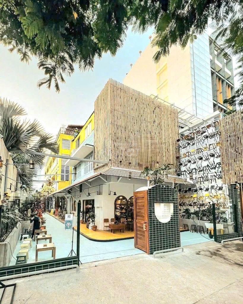 Cho thuê mặt bằng Phạm Ngọc Thạch, Quận 3 - Diện tích 275m² - Nhận nhà ngay!