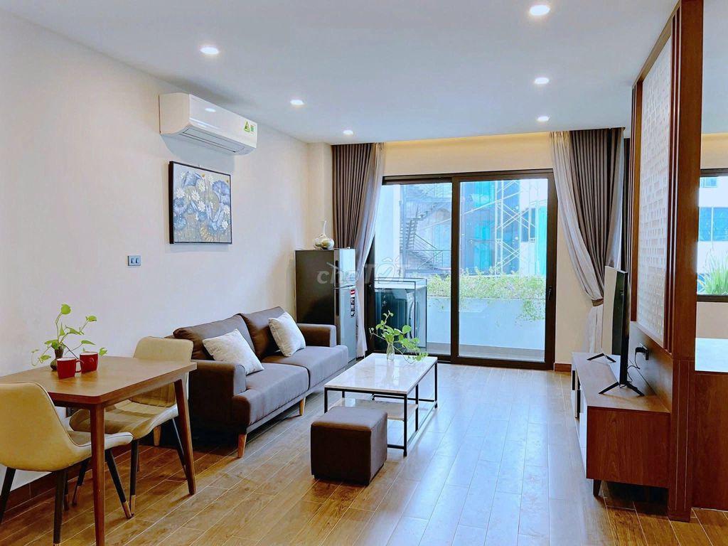 Căn hộ Tây Hồ 40m² giá 8 triệu - Ban công lớn siêu thoáng mát!