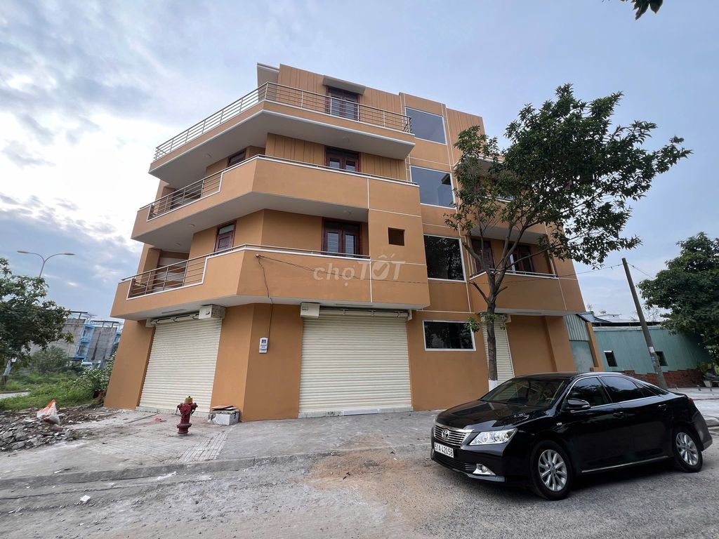 Nhà phố 2 mặt tiền KDC Bắc Rạch Chiếc, 100m² giá 22 triệu - Thích hợp làm văn phòng và ở gia đình!