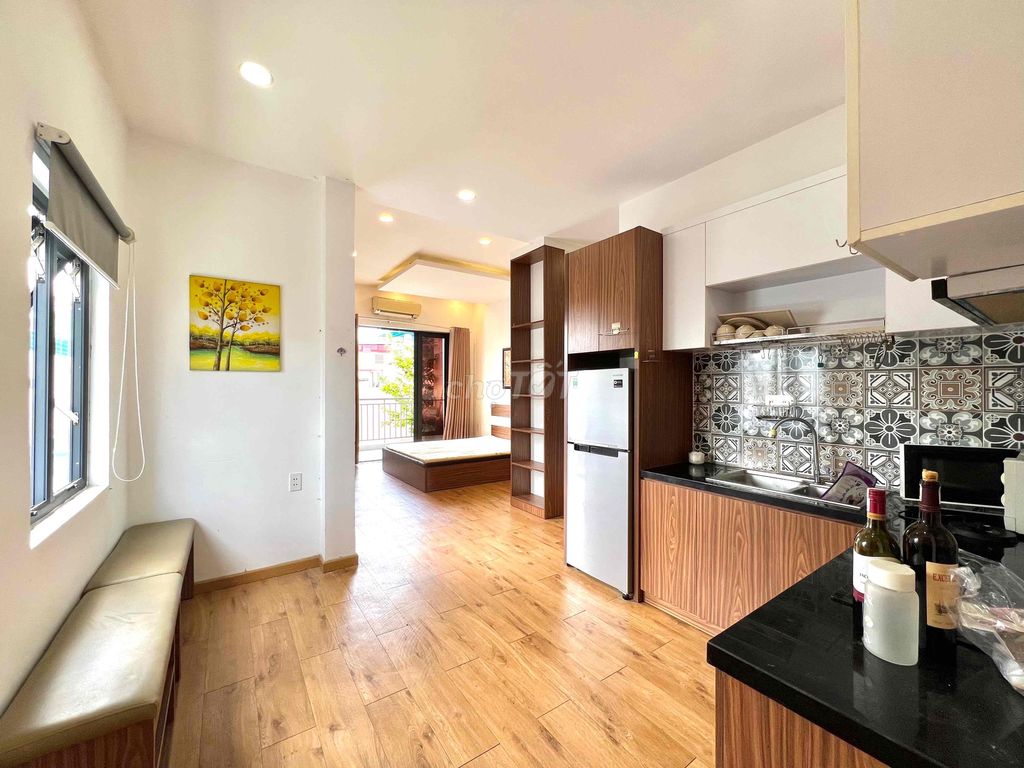 Căn Hộ Studio 40m² Full Nội Thất Luxury – 2 Balcon Lớn Ngay Ngã 6 Cộng Hòa