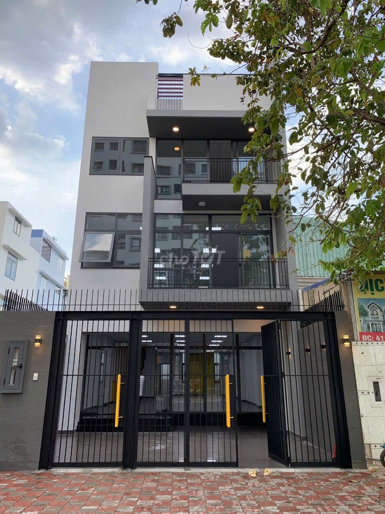 Văn phòng cho thuê 140m² KDC Bình Chiểu - Nơi làm việc lý tưởng cho doanh nghiệp bạn!