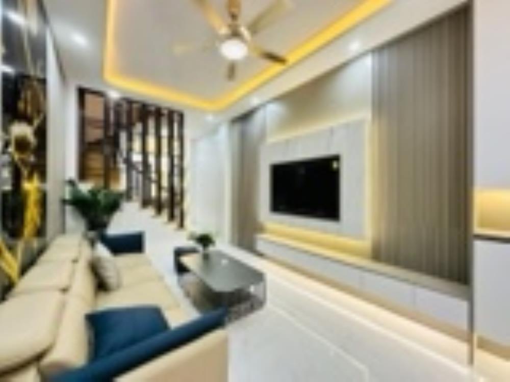 Nhà phố Nguyễn Chí Thanh Đống Đa 60m² giá 27.7 tỷ - Kinh doanh hoàn hảo!