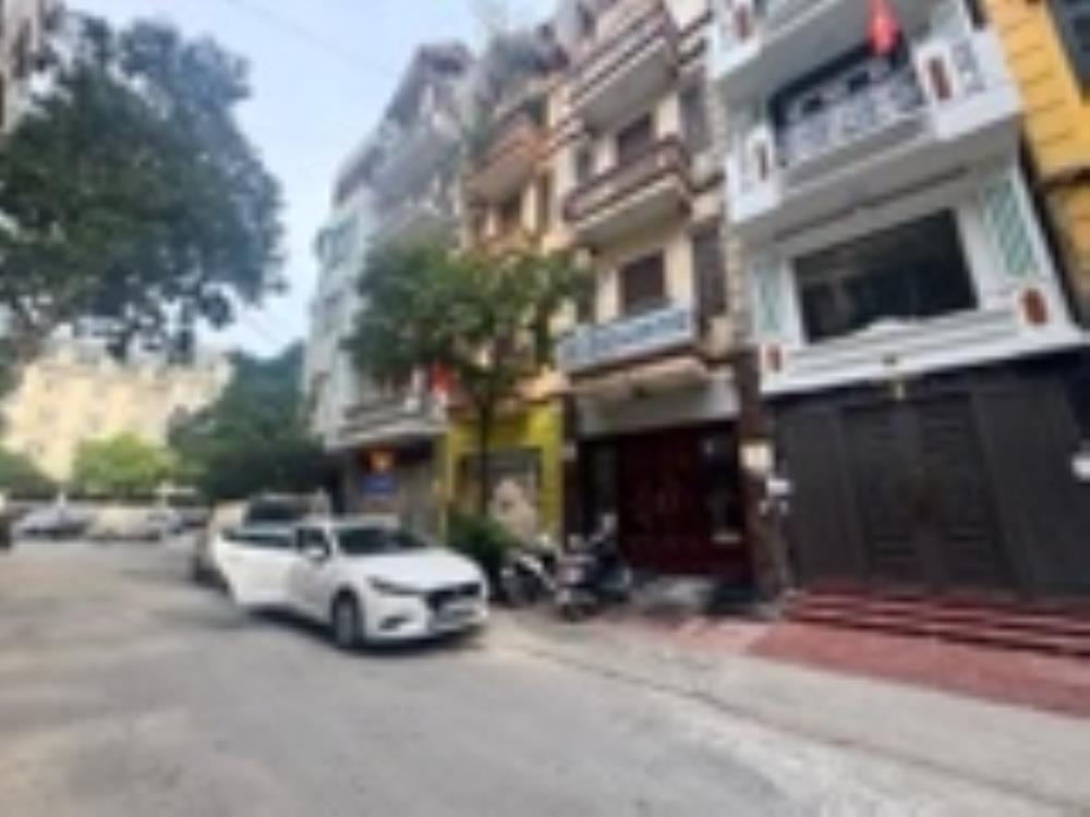 Nhà 4 tầng phố Bùi Huy Bích, quận Hoàng Mai, 60m² - Vị trí đắc địa, ô tô đỗ thoải mái!