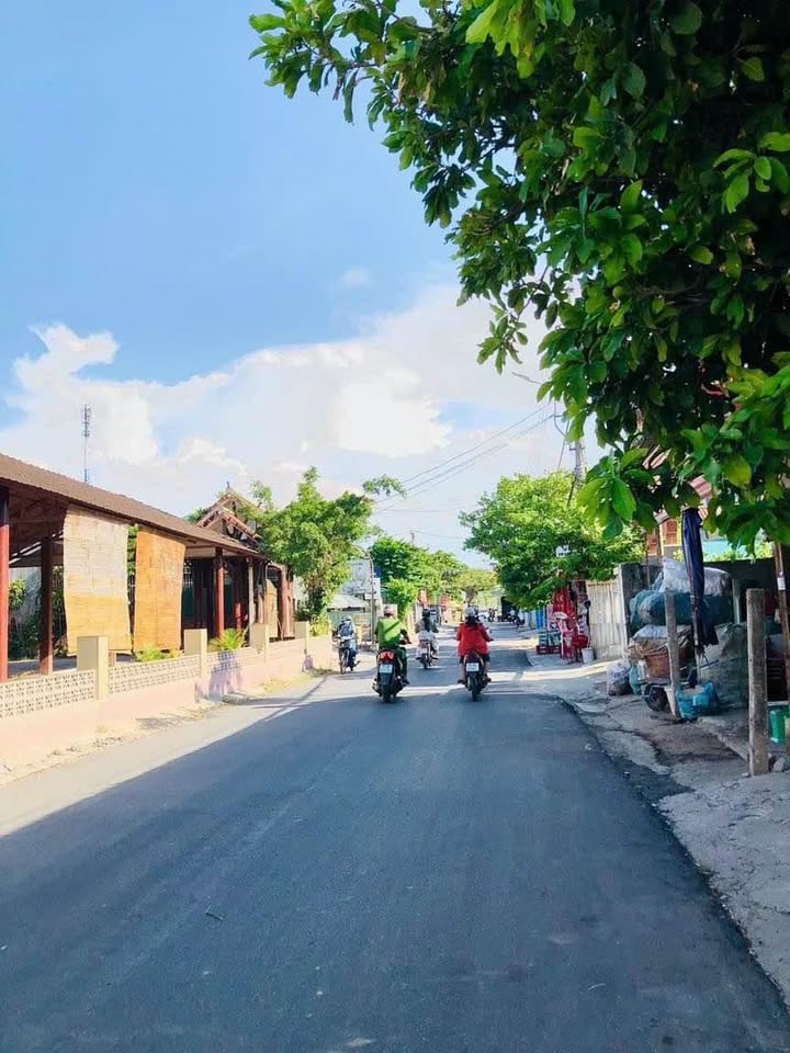 Bán gấp FrontHouse mặt tiền Nguyễn Chí Thanh, Phú Hậu 165m² - Hướng Tây, sổ hồng chính chủ!