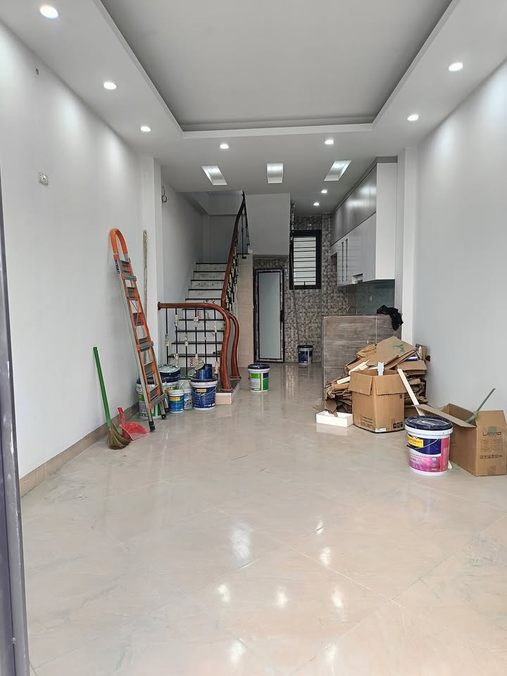 Nhà 5 tầng Yên Sở Thanh Trì 33m² giá 5.2 tỷ - Vị trí đắc địa gần trường học