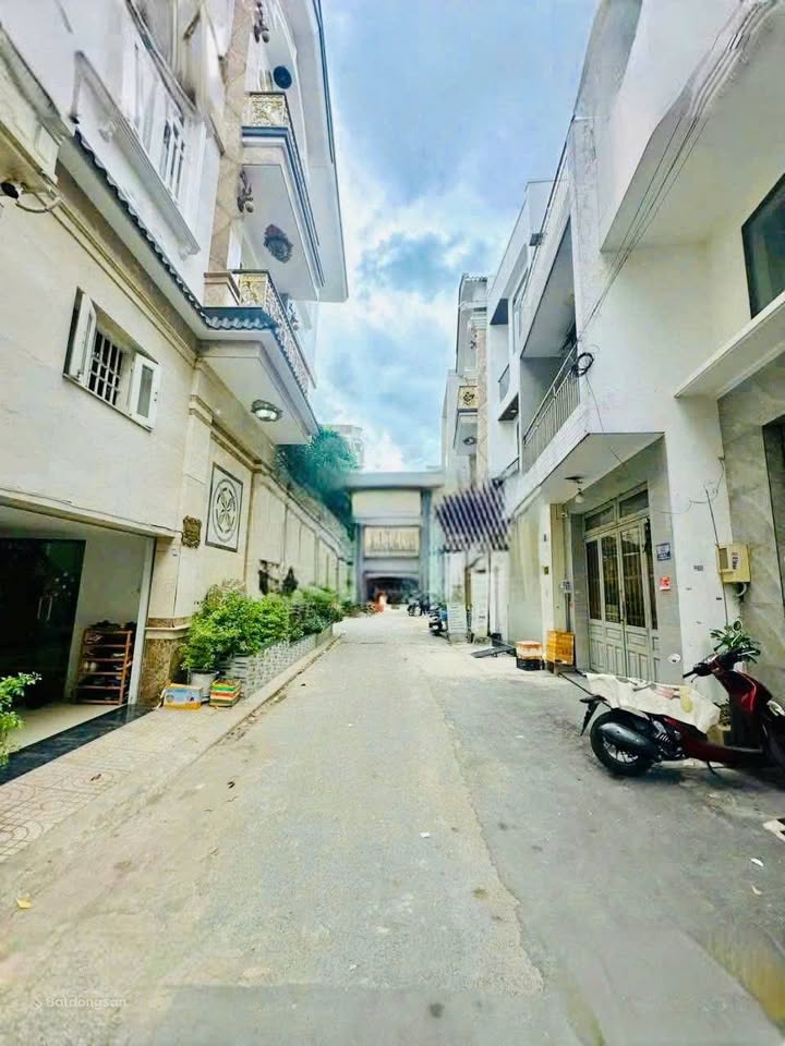 Nhà thuê Bình Tân 64m² giá 12 triệu - Phù hợp cho gia đình lớn!