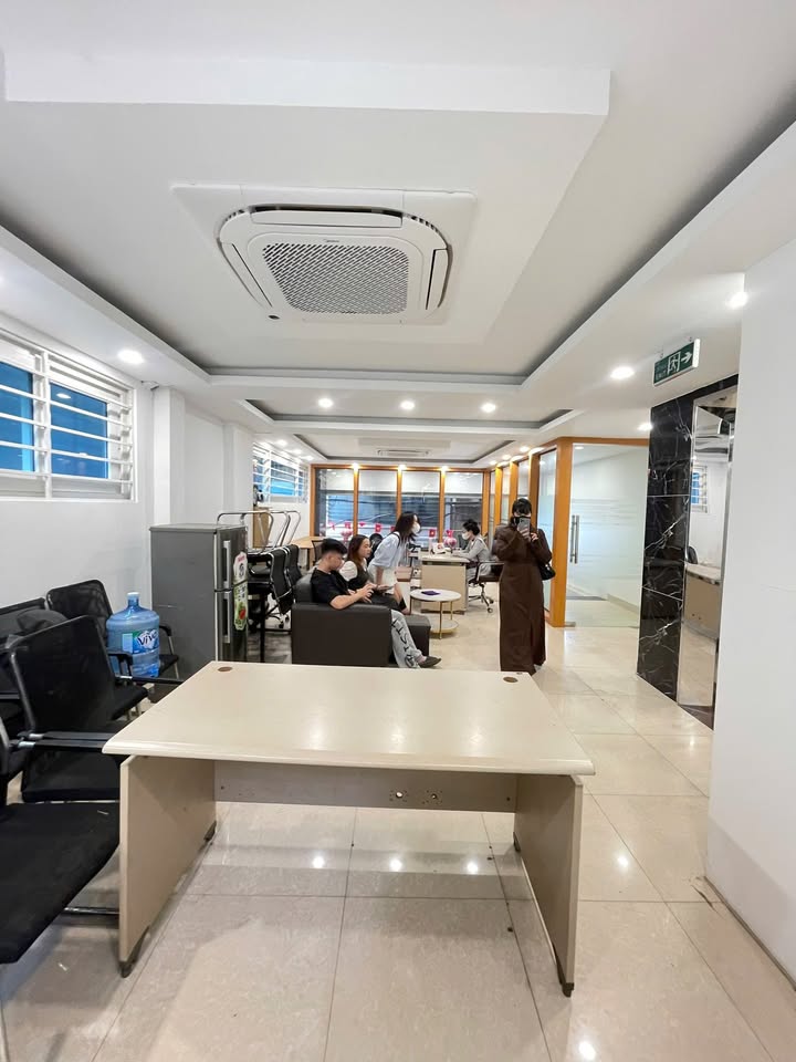 Cho thuê mặt bằng kinh doanh tại ngõ 196 Cầu Giấy 75m² - Phù hợp làm văn phòng, spa, showroom!
