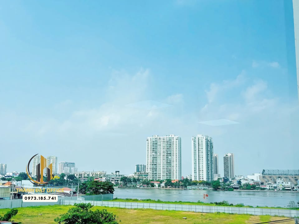 Văn phòng cho thuê quận Bình Thạnh 1.100m² - Gần Metro chỉ 100m!