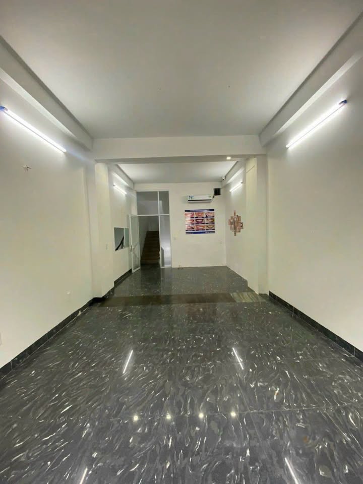 Mặt tiền Lý Thường Kiệt, Buôn Ma Thuột 48m² giá 16 tỷ - Kinh doanh sầm uất!