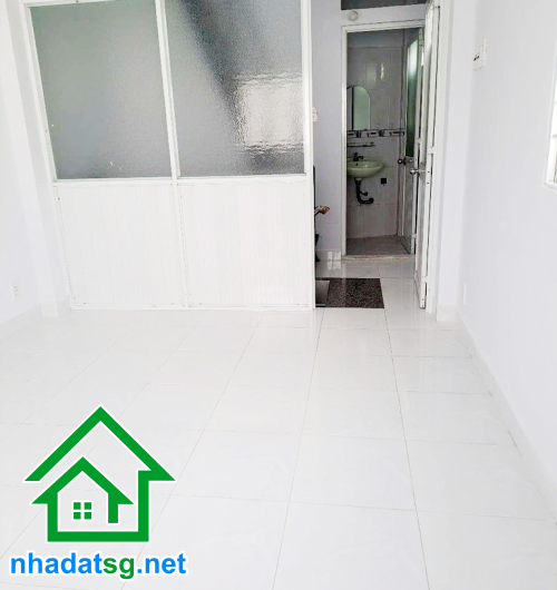 Nhà 3 tầng Lạc Long Quân 18m² giá 2,55 tỷ - Khu an ninh yên tĩnh, sổ hồng riêng!