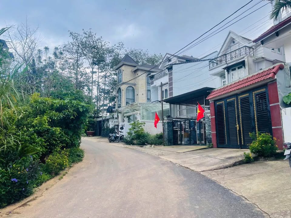 Đất mặt tiền Ngô Quyền, Đà Lạt 96.5m² giá 7 tỷ - Khu biệt thự sang trọng!