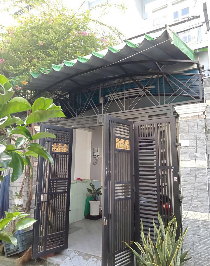 Nhà cho thuê tại Hiệp Thành, Q.12 - 48m² chỉ 5.5 triệu/tháng - Sân xe thoáng mát!