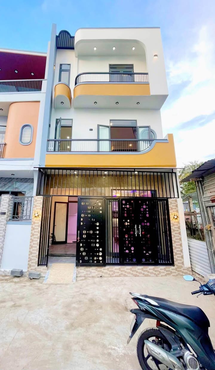 Nhà cho thuê 3 tầng Tô Hiệu 70m² giá 10 triệu - Nhà mới, sạch sẽ!