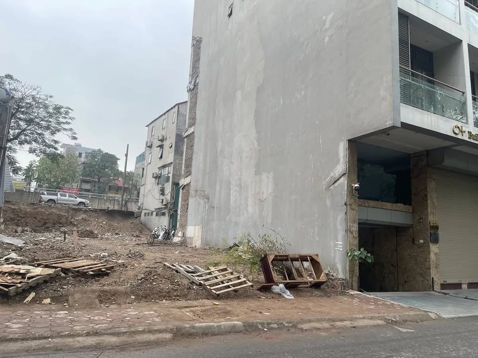 Đất vàng Trịnh Công Sơn, Tây Hồ 190m² giá 99 tỷ - Cơ hội đầu tư sinh lời!