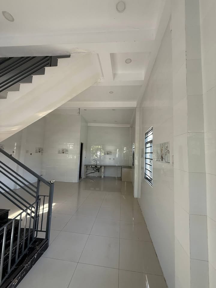 Nhà mặt tiền đường Nguyễn Thiện Thuật, Sa Đéc 2PN giá 4 triệu - Thích hợp vừa ở vừa kinh doanh!