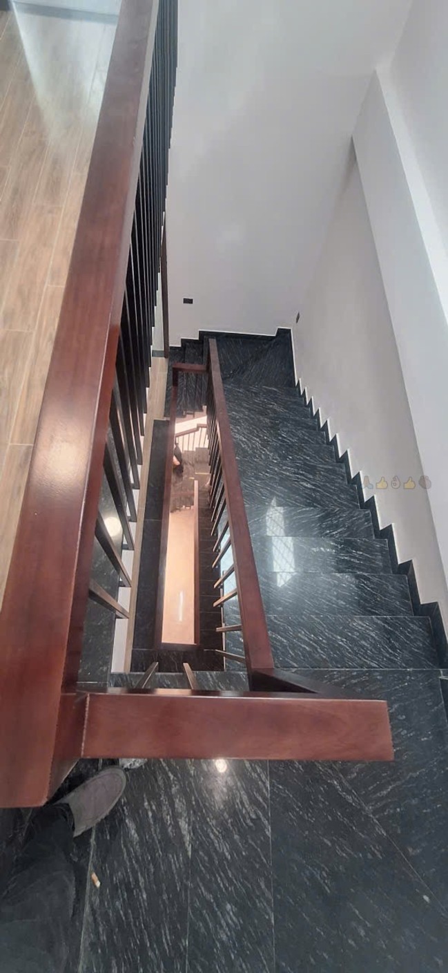 Nhà 3 tầng mới đẹp - Phố Cột Cờ, Hạc Thành, 71m² giá 4 tỷ - Sẵn sàng vào ở!