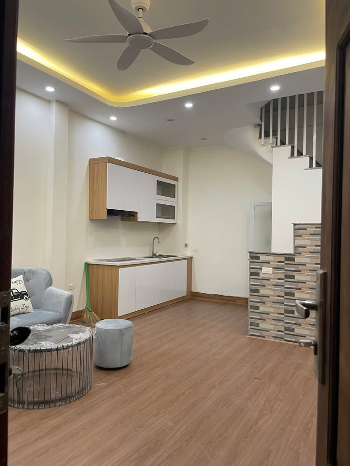 Nhà 3 tầng Cổ Bi Gia Lâm 31m² giá 4.95 tỷ - Ô tô đỗ cửa, Full nội thất sang trọng!