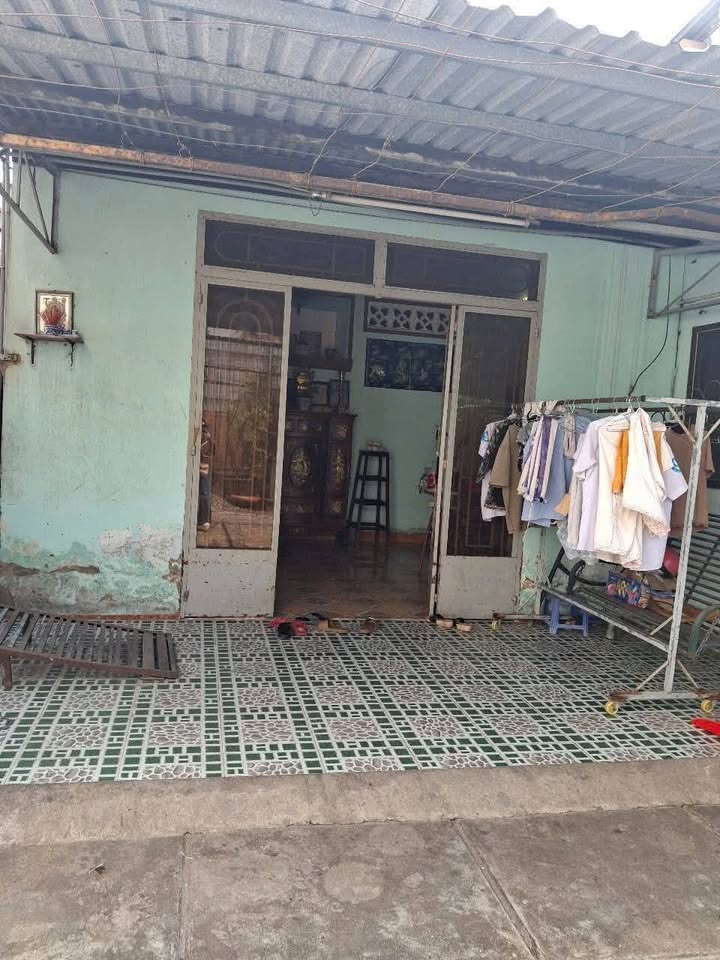 Bán nhà Hóc Môn 112m² giá 2.65 tỷ - Sổ hồng chính chủ, thương lượng ngay!