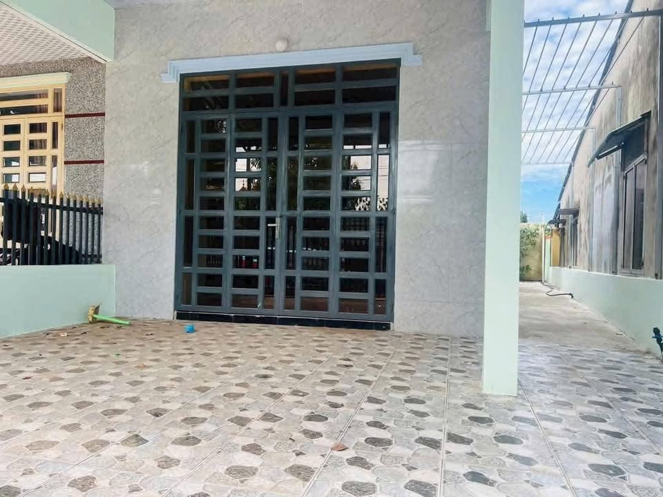 Nhà phố Tân Xuân Đồng Xoài 132.3m² giá chỉ 1 tỷ - Bán gấp!