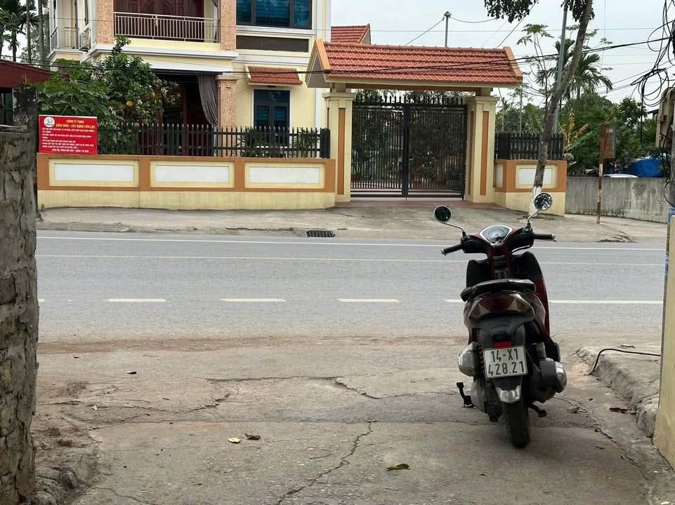 Đất nền đường Ngang Cộng Hòa Quảng Yên 77m² giá chỉ 900 triệu - Sổ đỏ chính chủ!