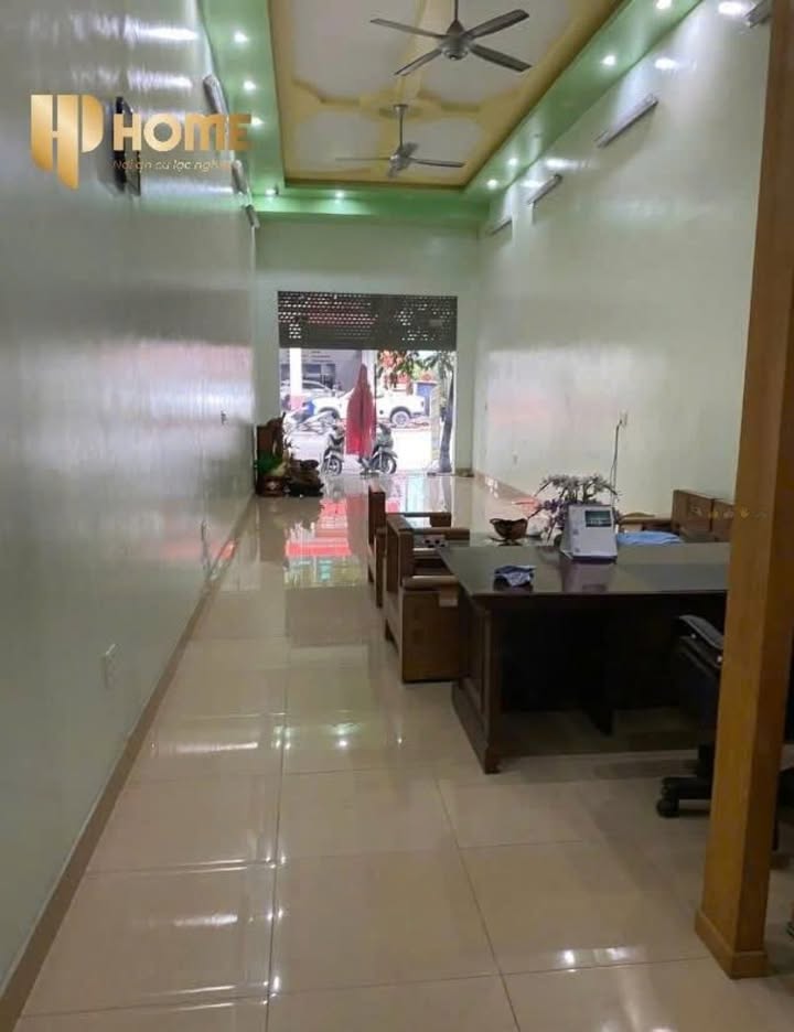 Cho thuê nhà mặt đường Lê Thánh Tông 112m² giá 11 triệu - Kinh doanh sạch sẽ!