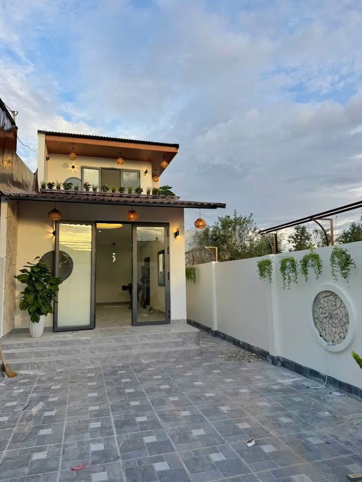 Nhà đẹp khu phố 8 - Phường Êbur 155m² giá 2.19 tỷ - Sẵn sàng vào ở!