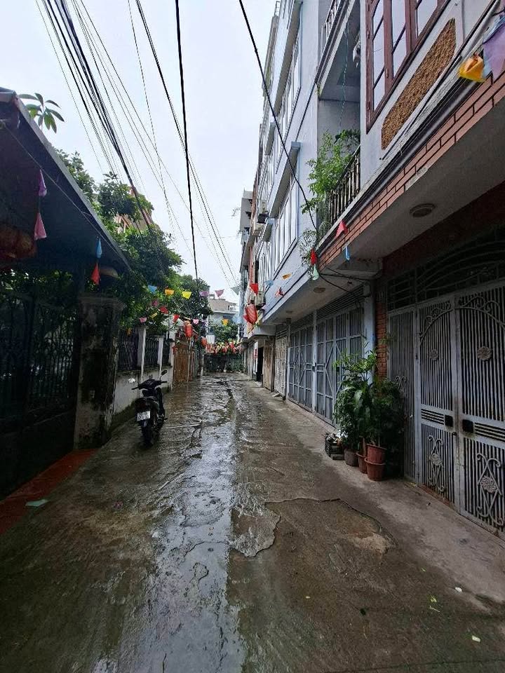 Nhà phố Vĩnh Hưng 33m² giá 8.95 tỷ - Thiết kế 4 tầng chắc chắn, ô tô tránh